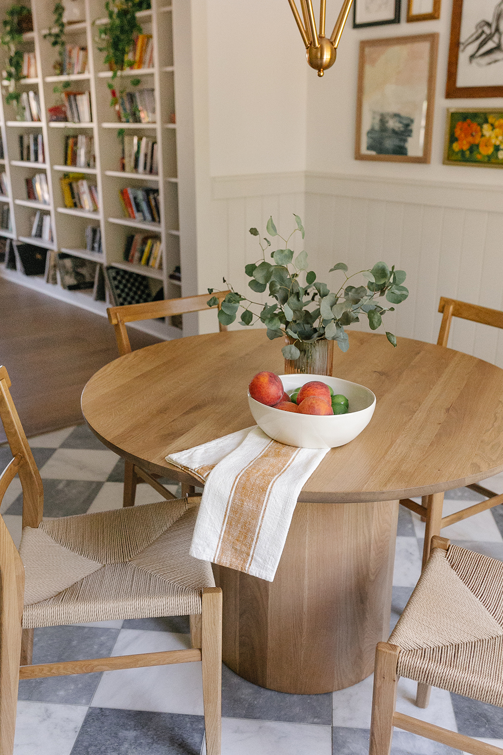 livvyland-blog-olivia-watson-french-countryside-hill-country-dining-room-round-white-oak-table-amber-lewis-anthropologie-mantis-chandelier-cb2-spindler-2