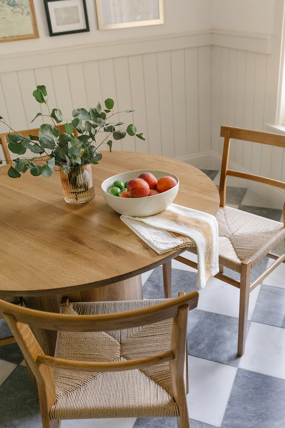 livvyland-blog-olivia-watson-french-countryside-hill-country-dining-room-round-white-oak-table-amber-lewis-anthropologie-mantis-chandelier-cb2-spindler-4