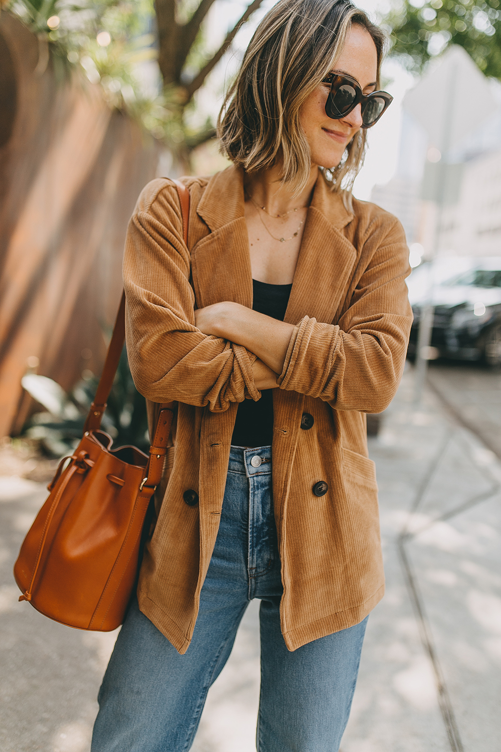 livvyland-blog-olivia-watson-austin-texas-fashion-blogger-madewell-corduroy-relaxed-blazer-perfect-vintage-wide-leg-crop-jeans-clog-fall-outfit-3