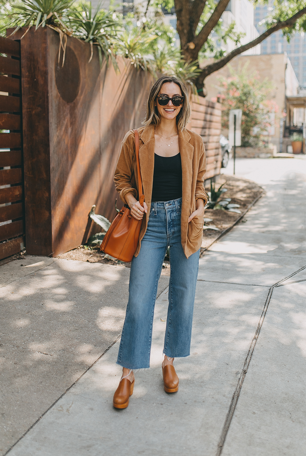 livvyland-blog-olivia-watson-austin-texas-fashion-blogger-madewell-corduroy-relaxed-blazer-perfect-vintage-wide-leg-crop-jeans-clog-fall-outfit-4