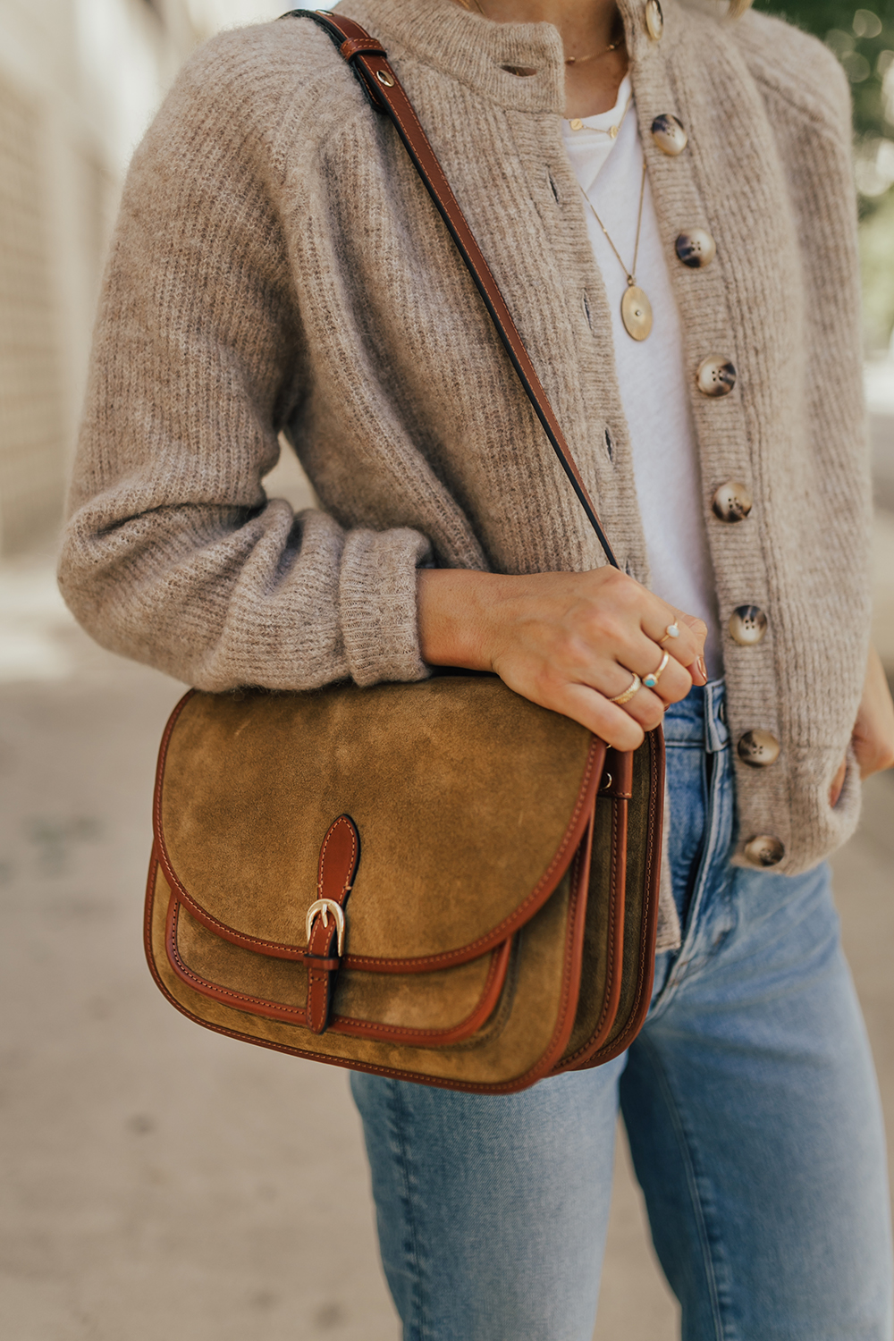 livvyland-blog-olivia-watson-austin-texas-fashion-blogger-oatmeal-cardigan-othello-sezane-madewell-fisherman-flats-romeo-suede-bag-4