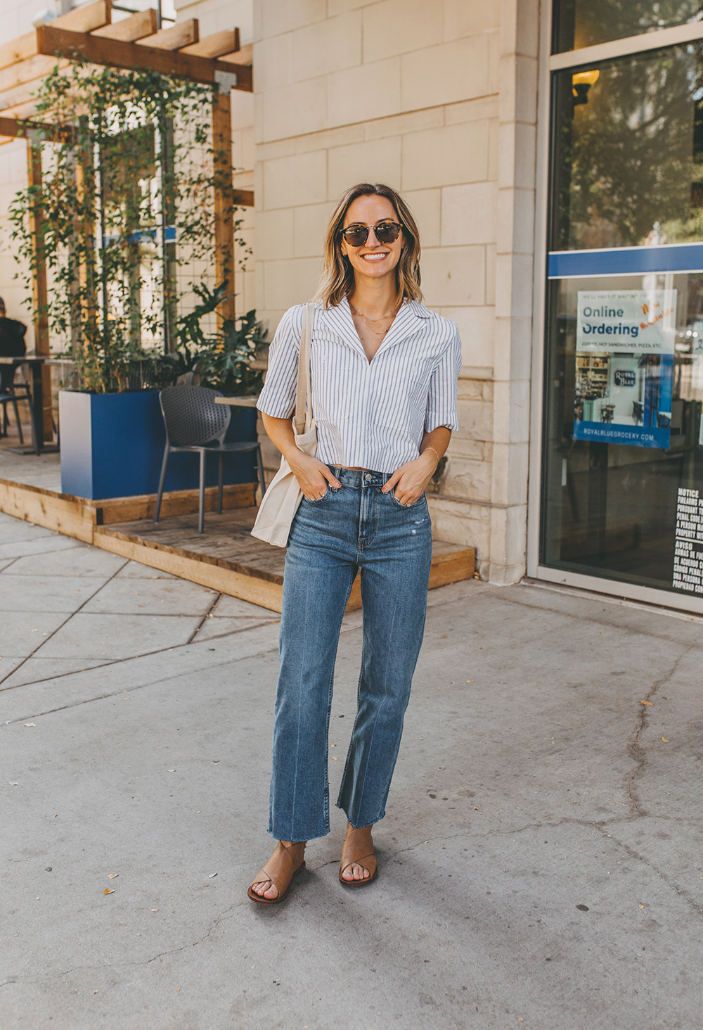 livvyland-blog-olivia-watson-austin-texas-fashion-blogger-everlane-way-high-jeans-oxford-popover-top-4