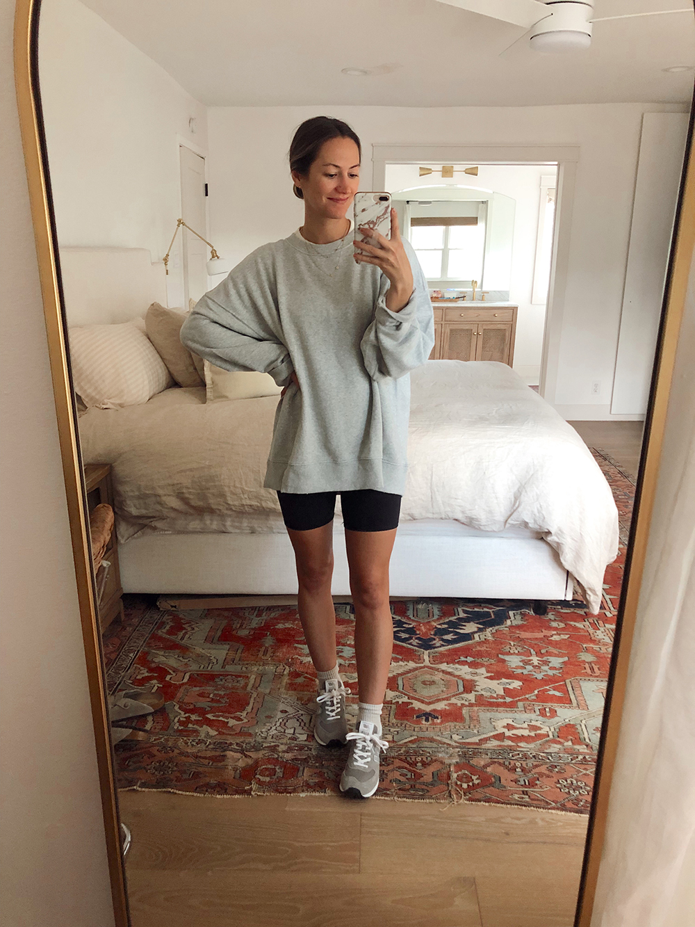 livvyland-blog-olivia-watson-bikers-new-balance-sweatshirt-fall-aerie-fall-sweatshirt-outfit-1