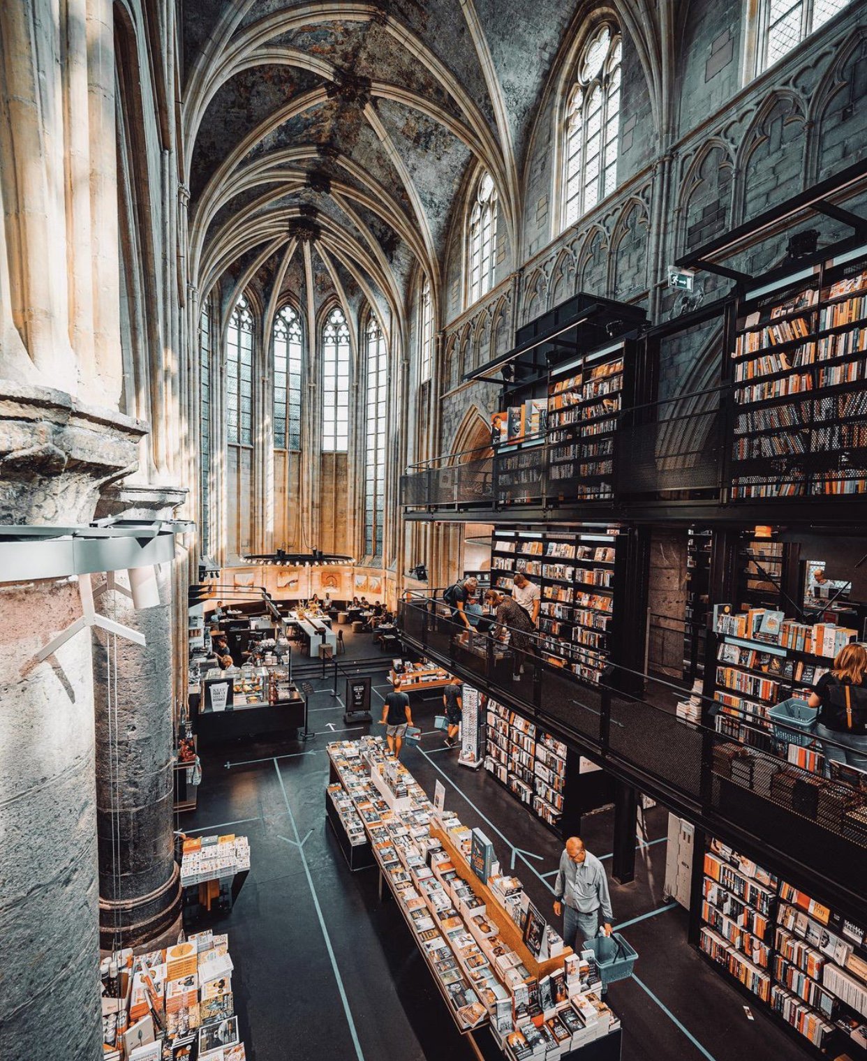 Boekhandel Selexyz Dominicanen