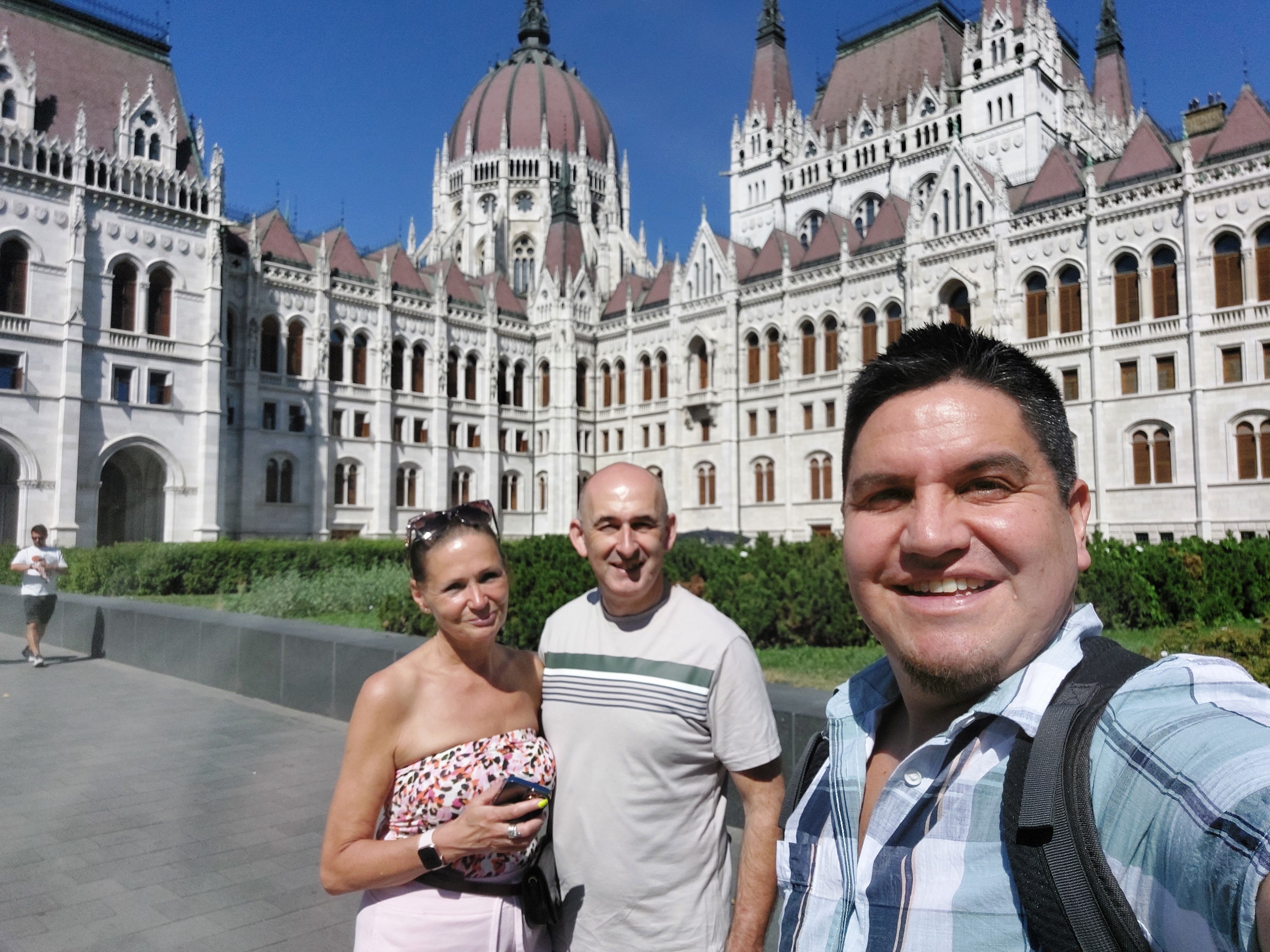Happy Travelers in Budapest, Hungary with a Lokafy Local Tour Guide