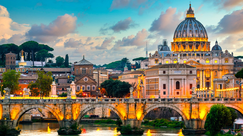 Exploring Rome's Hidden Treasures: Ancient Ruins and Stories