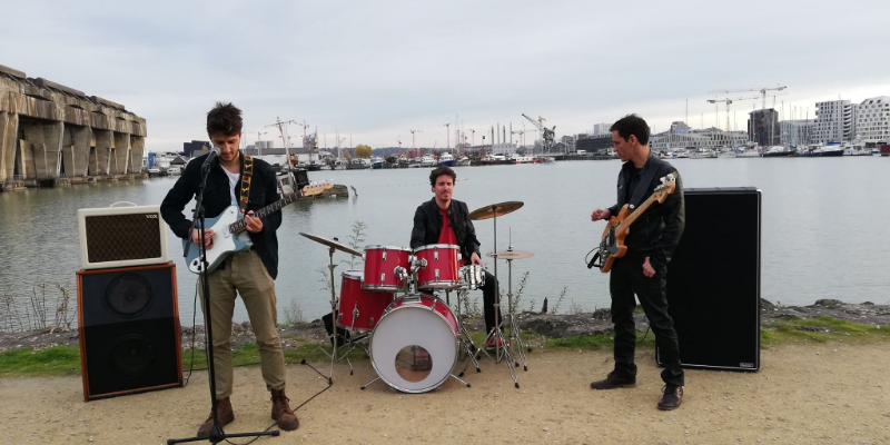 Joyful Mess, Groupe de Musique Rock en représentation à Gironde - photo de couverture n° 3