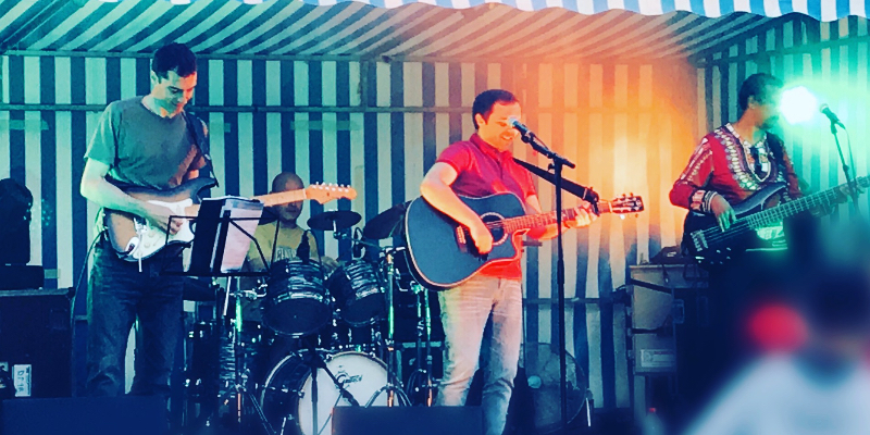 Edward Camberra, Groupe de Musique Rock en représentation - photo de couverture n° 2