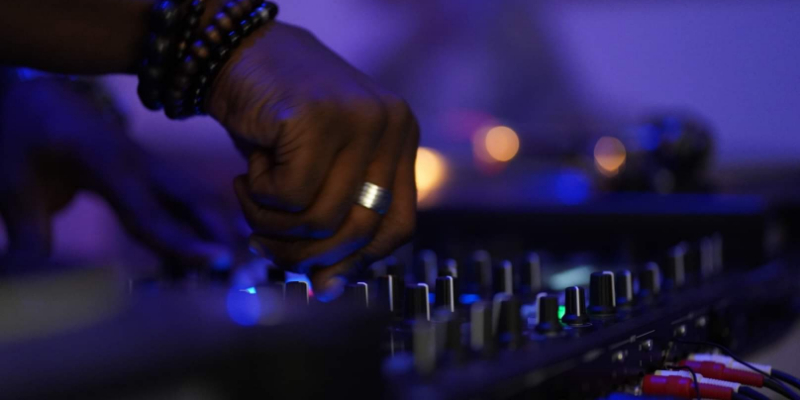 DJ JEFF MARSHALL, Musiciens House en représentation à Puy de Dôme - photo de couverture n° 3