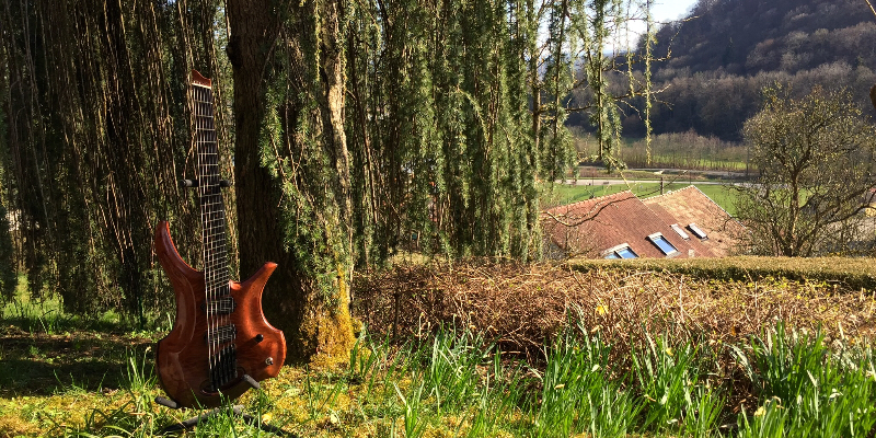 Enzo, Musiciens Guitariste en représentation à Essonne - photo de couverture