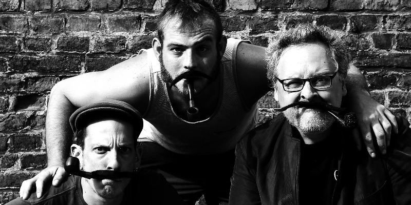 Les moustaches de Georges, Chanteur Chanteur en représentation - photo de couverture n° 3