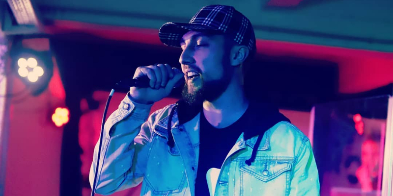 P.E.R.E.Z & Khrys Phoenix, Chanteur Chanteur en représentation à Deux Sèvres - photo de couverture n° 1