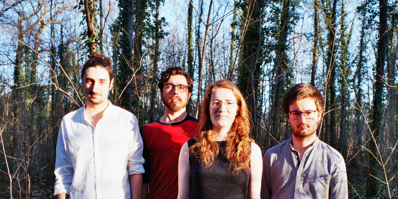 Martina Gouët & The Comadres, Groupe de Musique Rock en représentation à Paris - photo de couverture