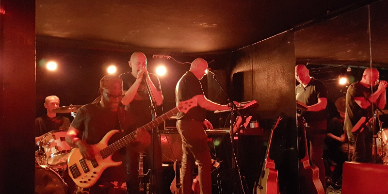 TETEDEZOF, Groupe de Musique Pop en représentation à Rhône - photo de couverture n° 2