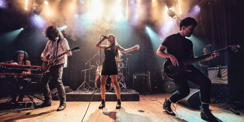 Hālley, Groupe de Musique Rock en représentation - photo de couverture n° 2