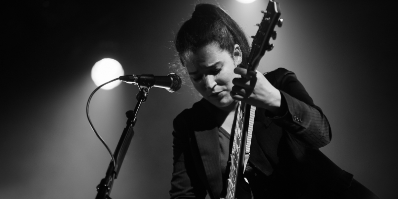 Syka James, Musiciens Acoustique en représentation à Paris - photo de couverture n° 1