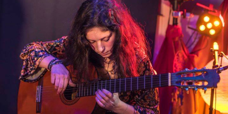 Lina Belaïd, Musiciens Acoustique en représentation à Seine Saint Denis - photo de couverture n° 2