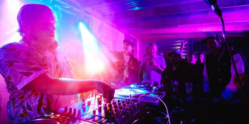 Just Jul', DJ DJ en représentation à Finistère - photo de couverture n° 2