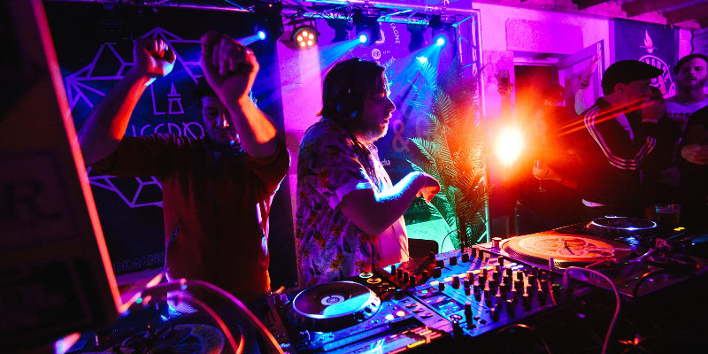 Just Jul', DJ DJ en représentation à Finistère - photo de couverture n° 3