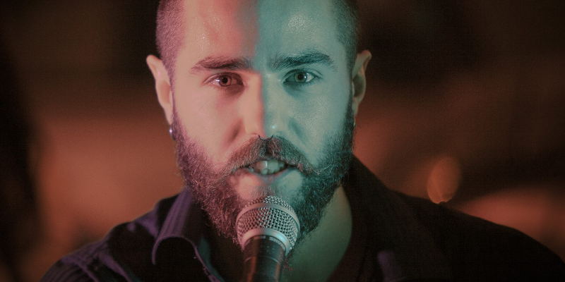 Ash Orphan, Chanteur Chanteur en représentation - photo de couverture n° 1