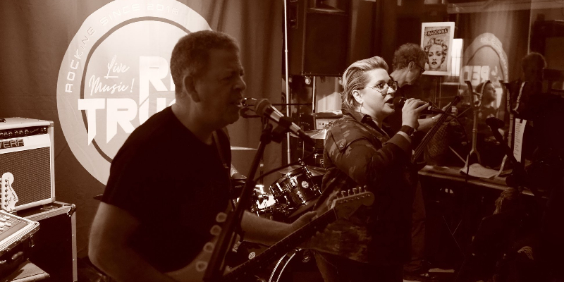 Redtruck, Groupe de Musique Rock en représentation à Paris - photo de couverture n° 1