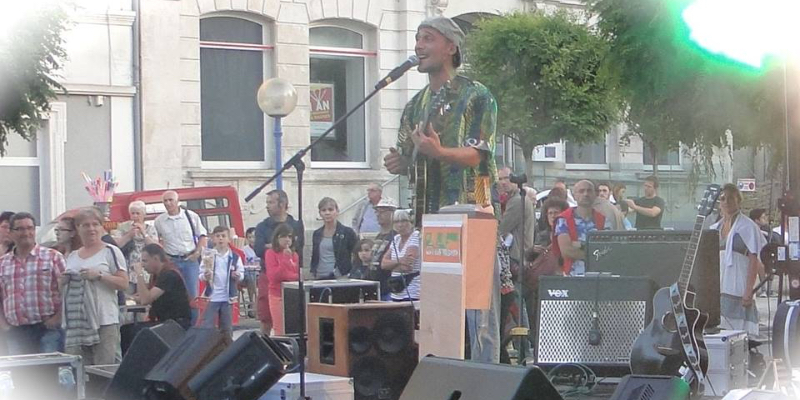 Route sans frontière, Chanteur Reggae en représentation à Vendée - photo de couverture n° 1