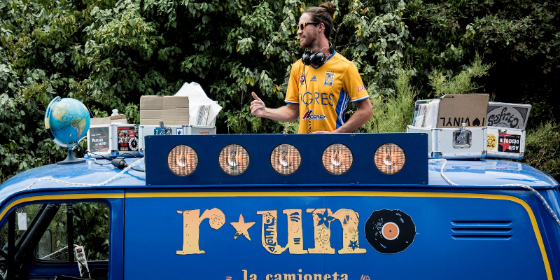 R★UNO | LA CAMIONETA, DJ Musiques du Monde en représentation à Vendée - photo de couverture n° 3