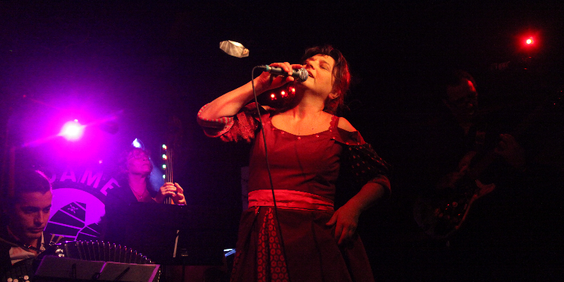 Guénaëlle L., Chanteur Chanteur en représentation - photo de couverture n° 1