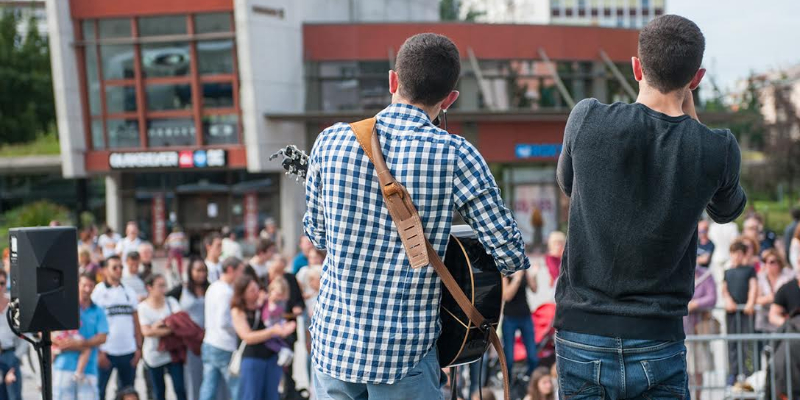 Tommy Karraoui, Musiciens Acoustique en représentation à Haute Savoie - photo de couverture n° 1