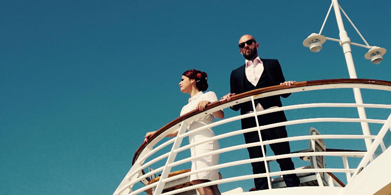 Mr & Mrs MARVEL, Chanteur Chanteur en représentation à Pyrénées Orientales - photo de couverture n° 1