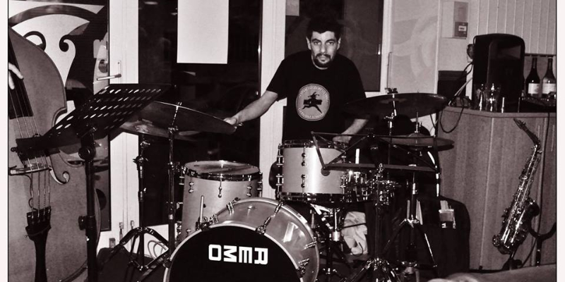 Jonathan Kahn, Groupe de Musique Jazz en représentation à Hauts de Seine - photo de couverture