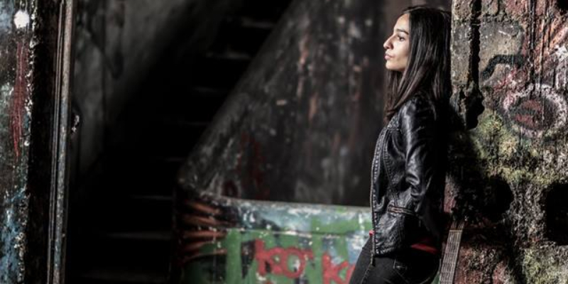 Sirine beghdadi, Chanteur Chanteur en représentation à Nord - photo de couverture n° 2