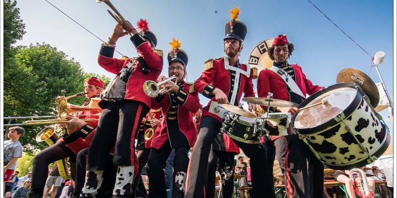 La BAK, Fanfare Fanfare en représentation à Oise - photo de couverture