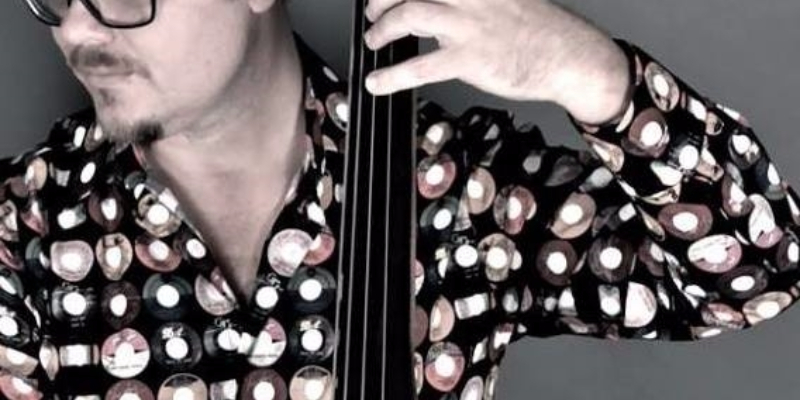 Nick Bresco, Chanteur Chanteur en représentation - photo de couverture n° 2