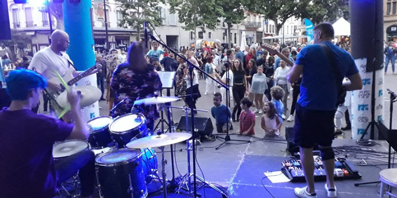 Monsieur Emilie, Groupe de Musique Rock en représentation à Loire - photo de couverture n° 2