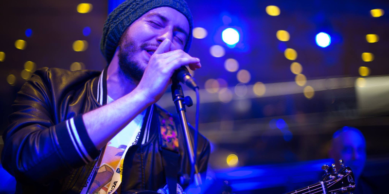 Daviday, Chanteur Chanteur en représentation à Gironde - photo de couverture
