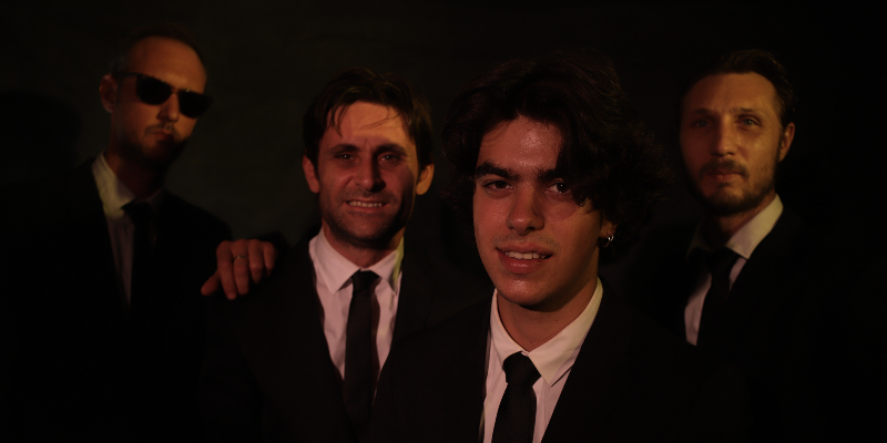 ADRIEN PICHON, Groupe de Musique Rock en représentation à Gard - photo de couverture n° 3