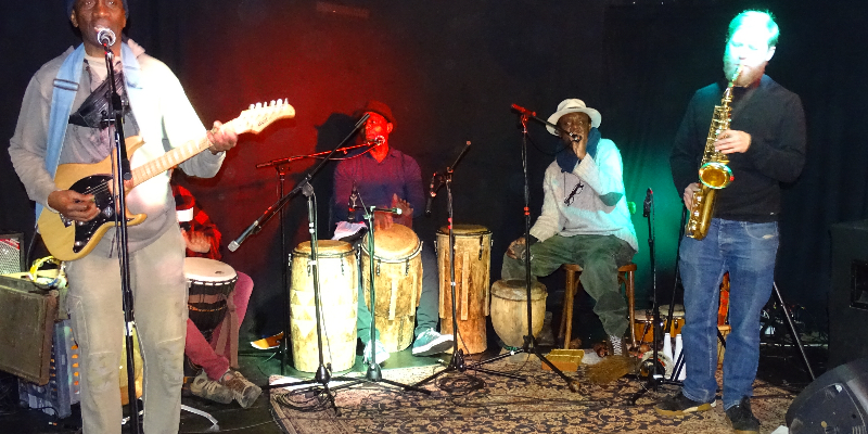 BALA, Groupe de Musique Groove en représentation - photo de couverture n° 3