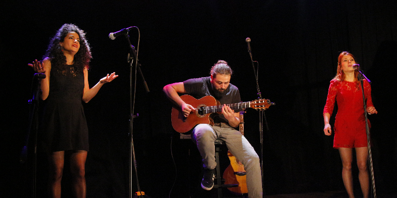 IN'OUÏE , Chanteur Acoustique en représentation à Vaucluse - photo de couverture n° 2