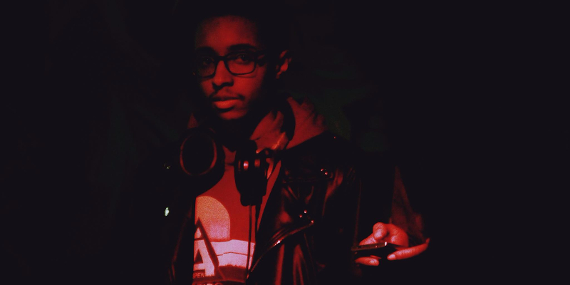 Bulletone, DJ DJ en représentation - photo de couverture n° 2