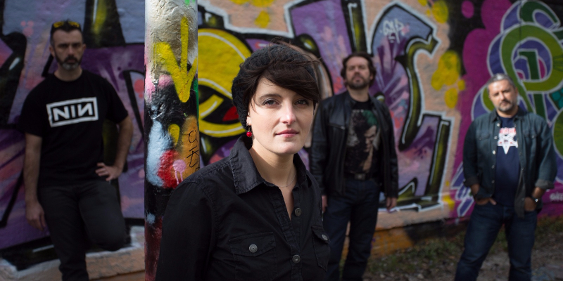 No Blush, Groupe de Musique Rock en représentation à Essonne - photo de couverture