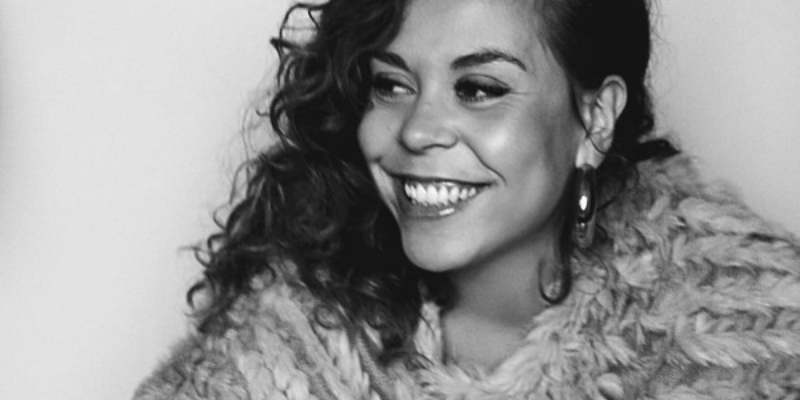 Eléonore, Chanteur Chanteur en représentation à Paris - photo de couverture n° 1