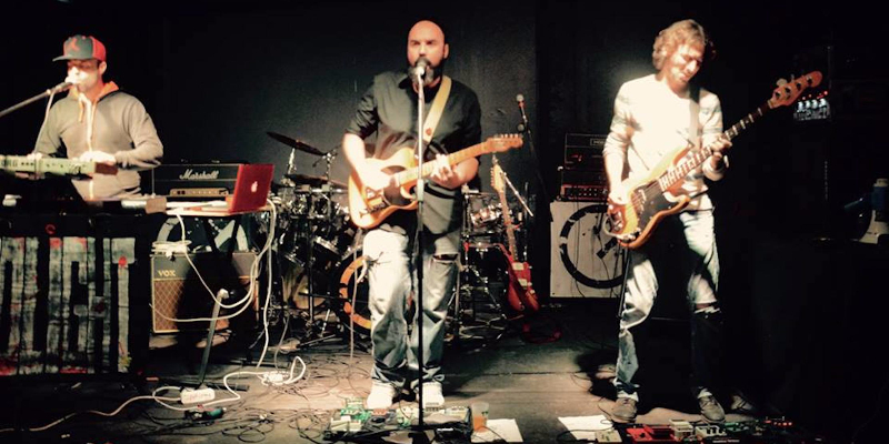 RedLight, Groupe de Musique Rock en représentation - photo de couverture n° 1