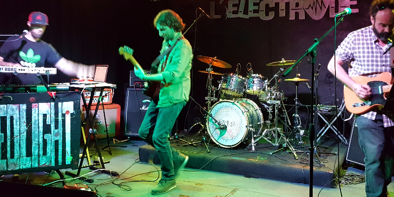 RedLight, Groupe de Musique Rock en représentation - photo de couverture n° 2
