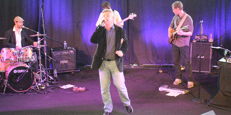 Christophe RAVET, Chanteur Chanteur en représentation à Vienne - photo de couverture n° 3