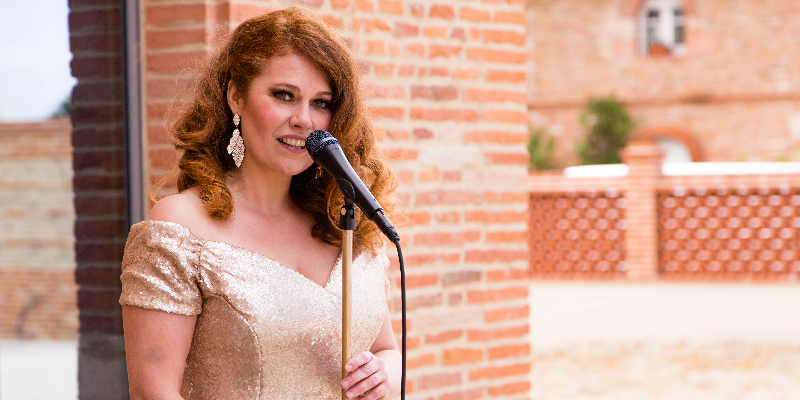 Aphrodite, Chanteur Chanteur en représentation à Haute Garonne - photo de couverture n° 1