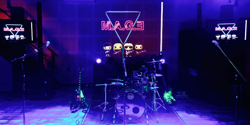 M.A.G.E, Chanteur Chanteur en représentation à Var - photo de couverture
