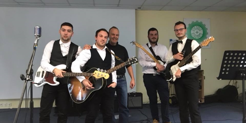 Moumouth, Groupe de Musique Rock en représentation à Loiret - photo de couverture n° 1