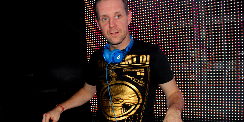 Dj Alex. C, DJ DJ en représentation - photo de couverture n° 1