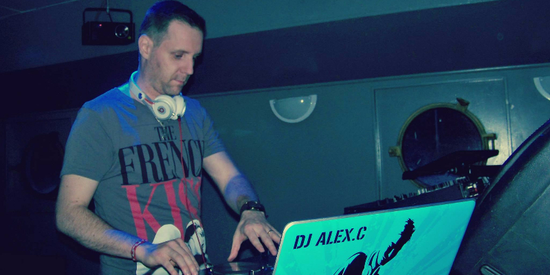 Dj Alex. C, DJ DJ en représentation - photo de couverture n° 2